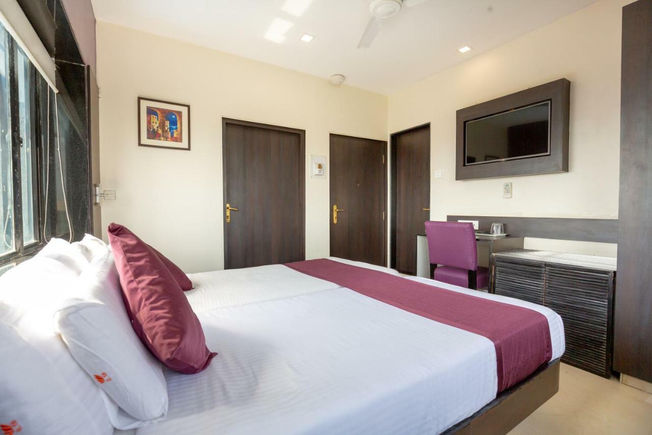 Sukh Hotel Мумбай Екстериор снимка