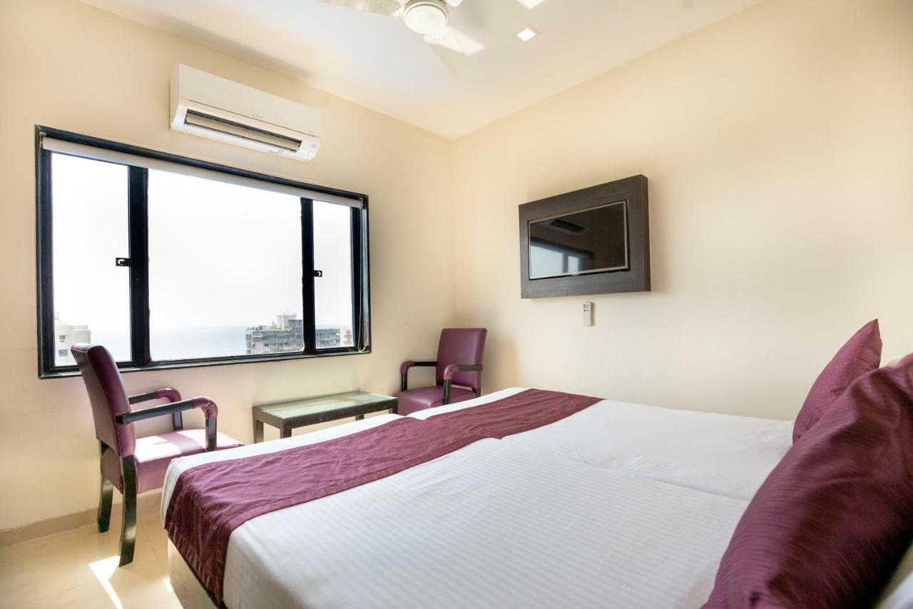 Sukh Hotel Мумбай Екстериор снимка