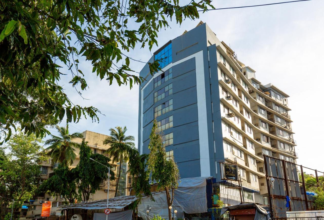 Sukh Hotel Мумбай Екстериор снимка